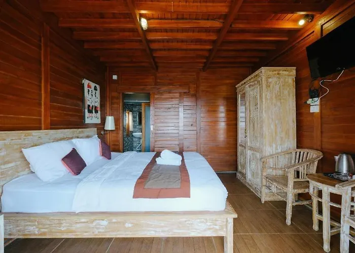 Kedisan Lakeview 3*